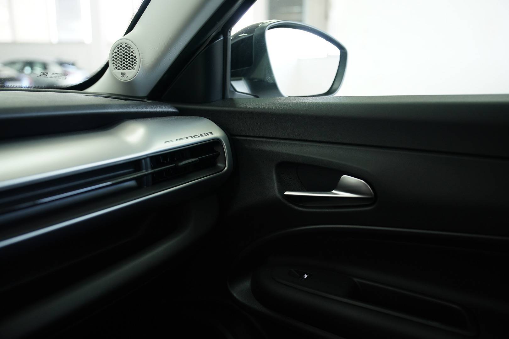 JEEP Avenger - Foto 21