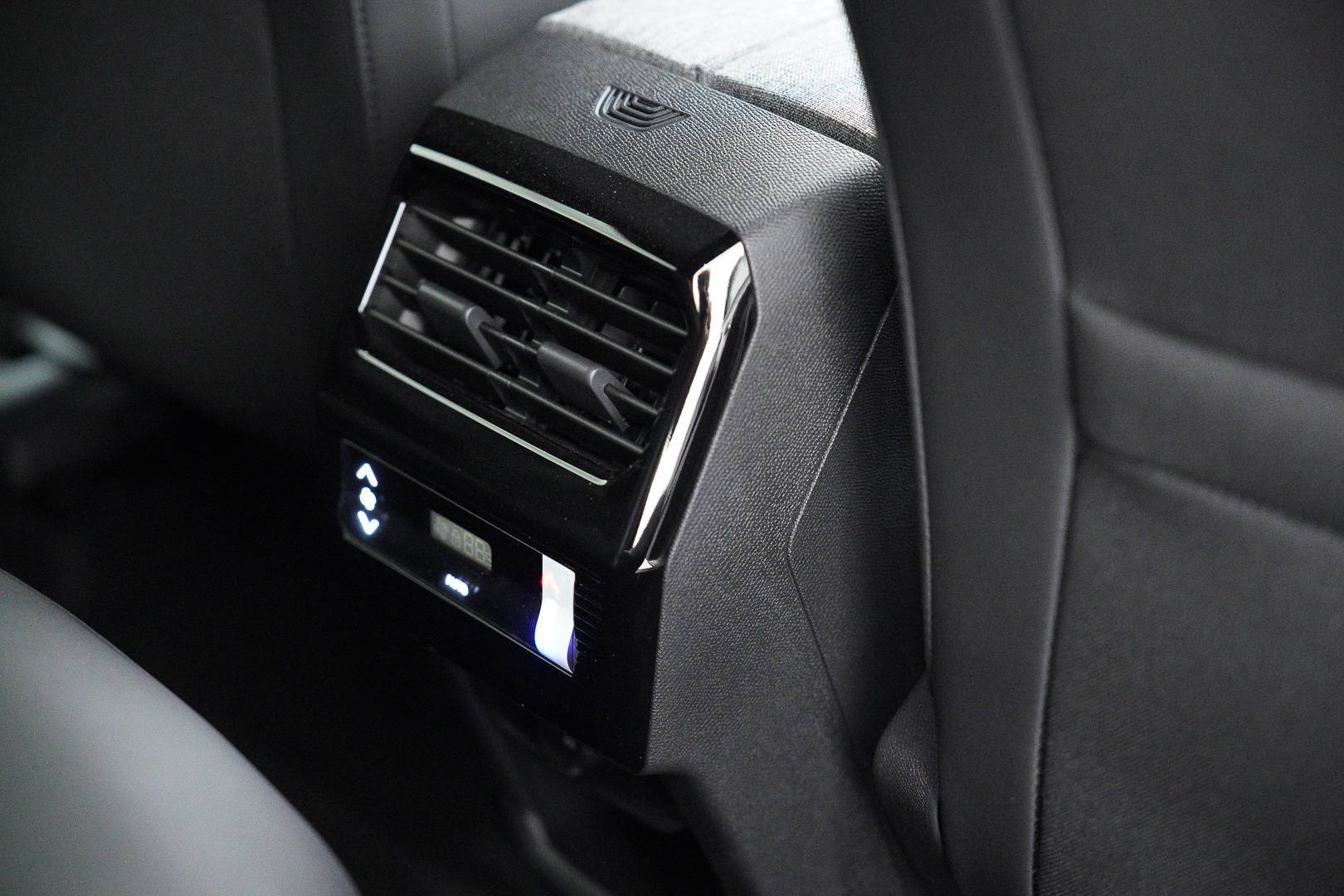 PEUGEOT 5008 - Foto 26