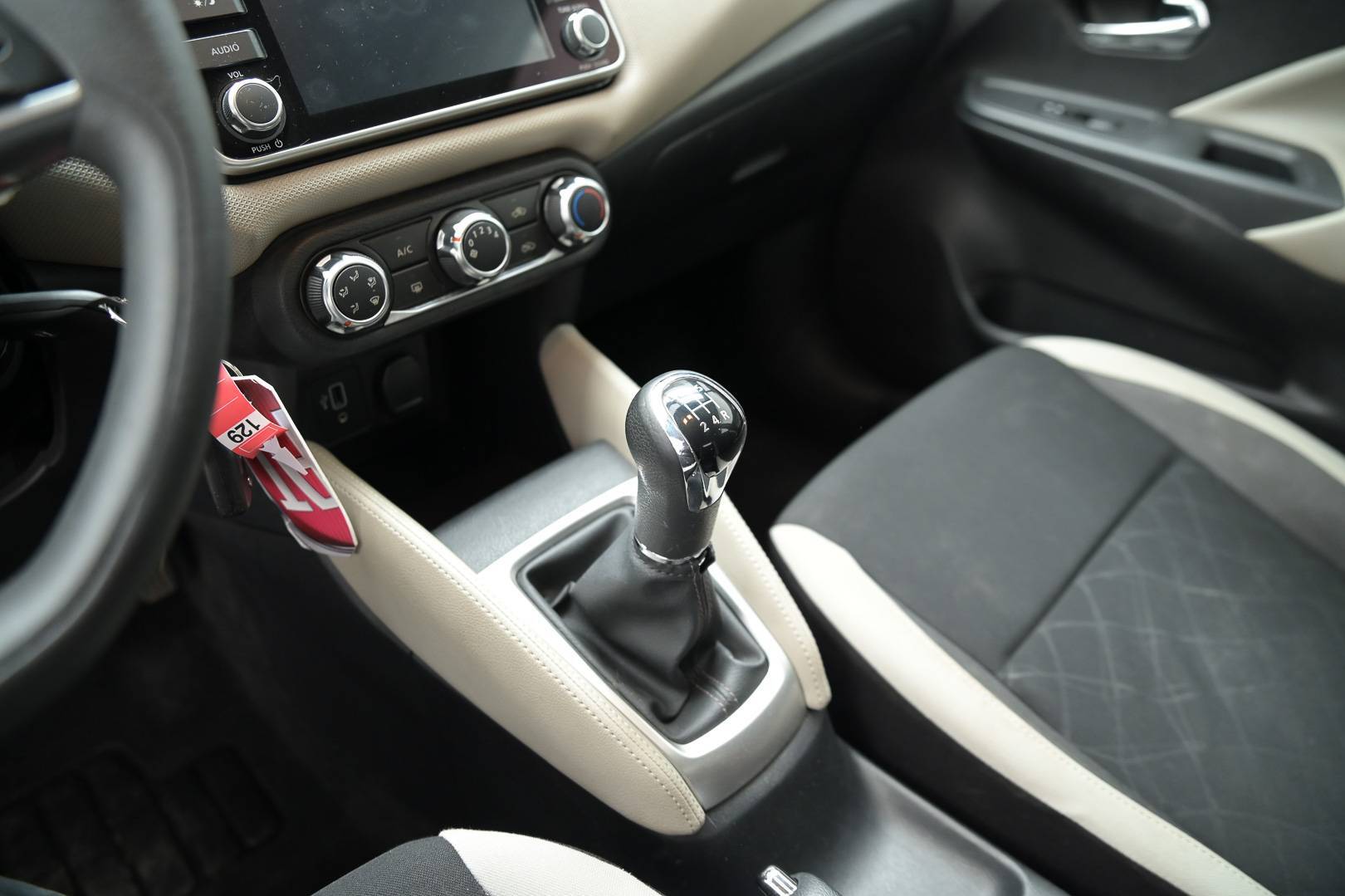 NISSAN Micra - Foto 16