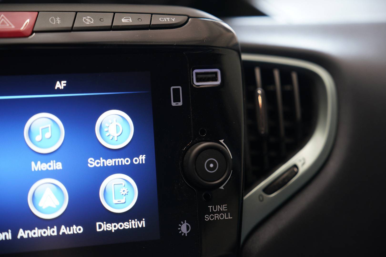 LANCIA Ypsilon - Foto 16