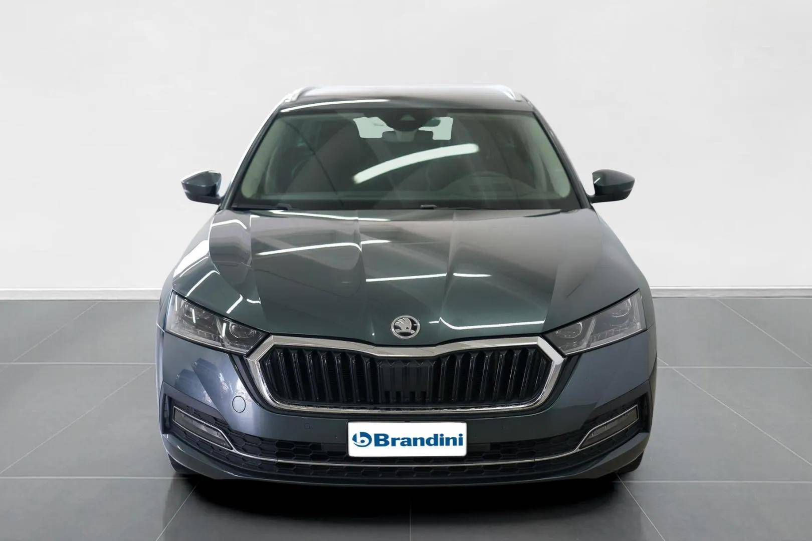 SKODA Octavia - Foto 2