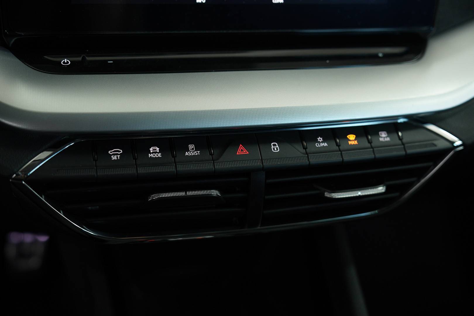 SKODA Octavia - Foto 19