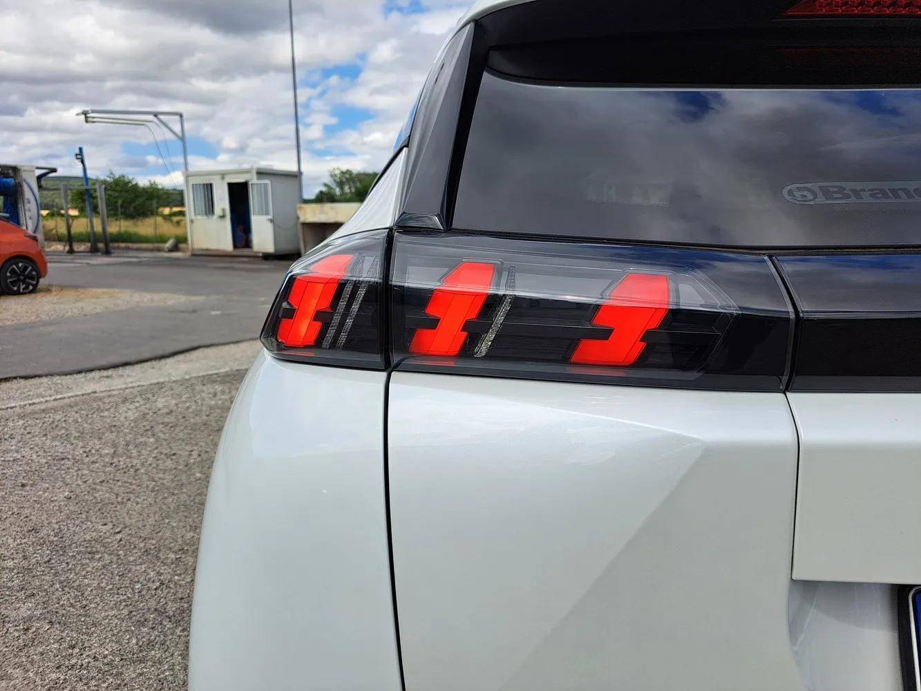 PEUGEOT 2008 - Foto 14