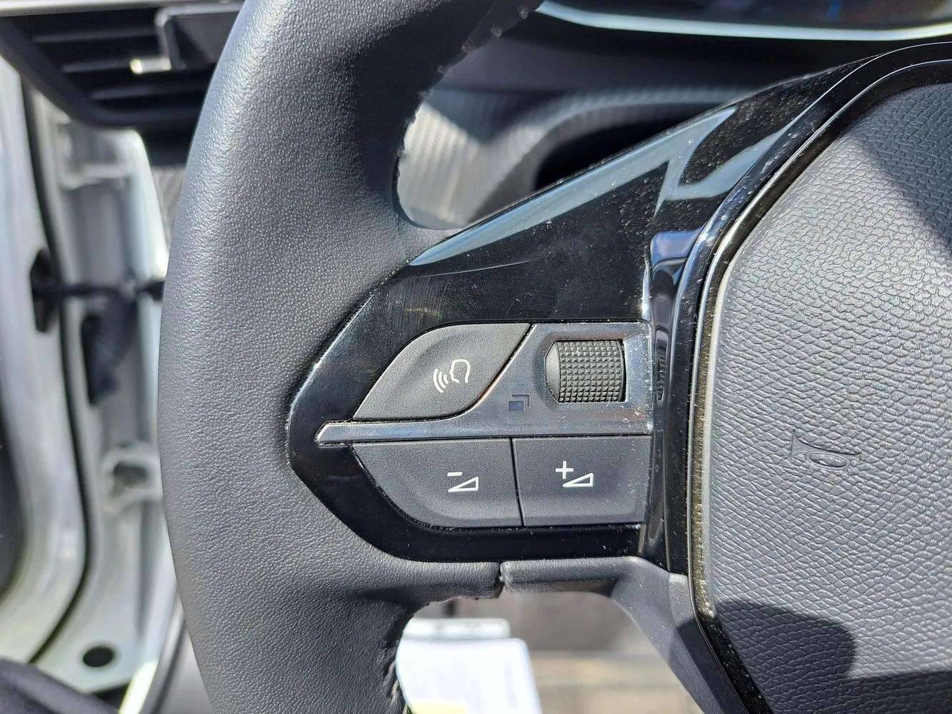 PEUGEOT 2008 - Foto 25