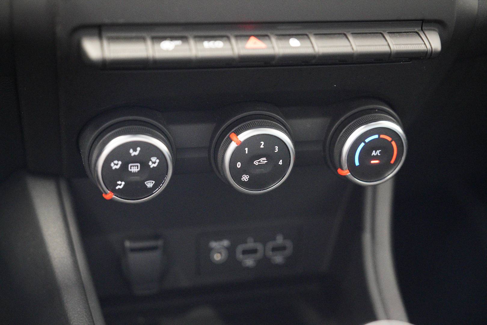RENAULT Captur - Foto 18
