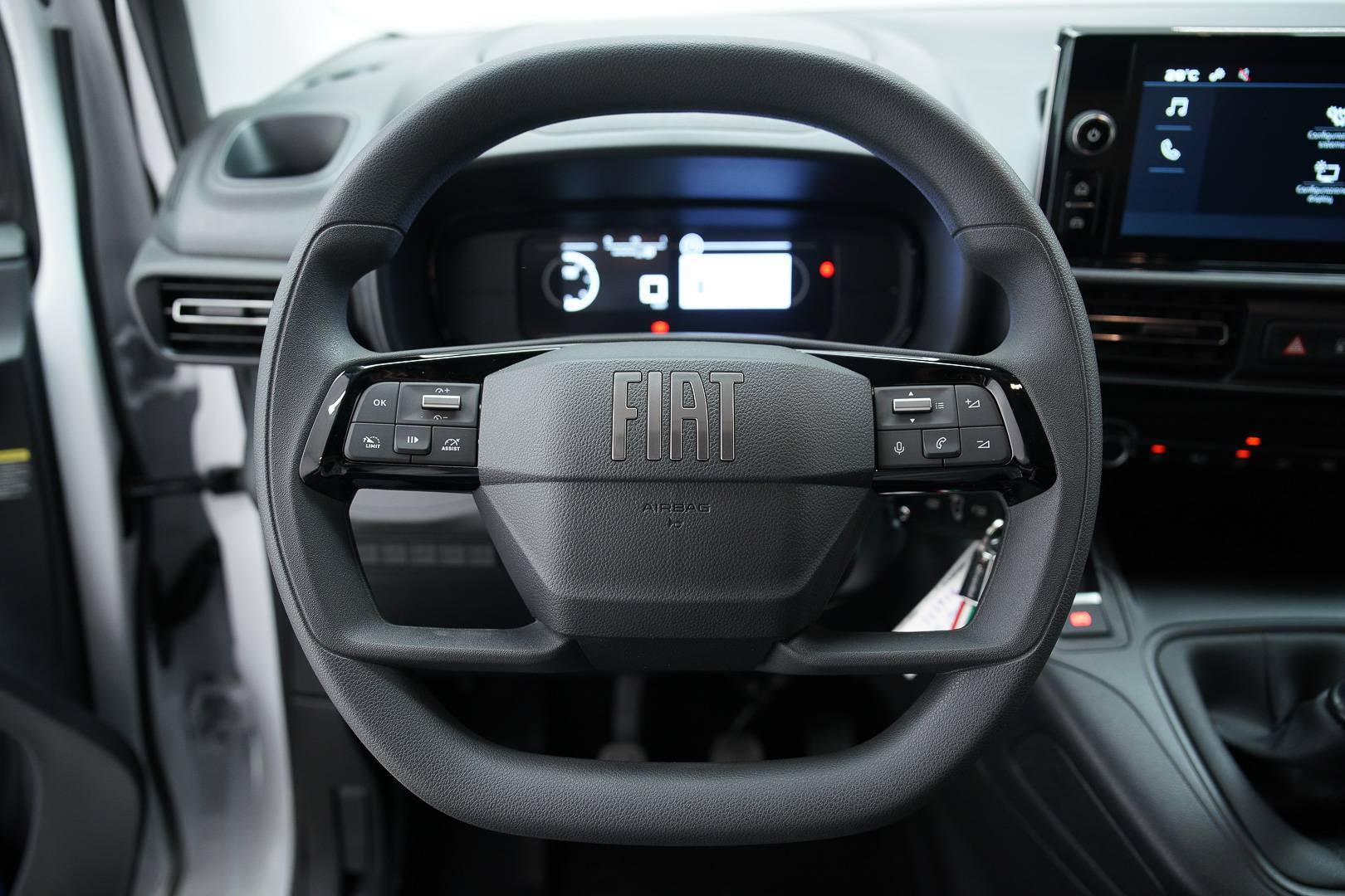 FIAT Doblo Cargo - Foto 12