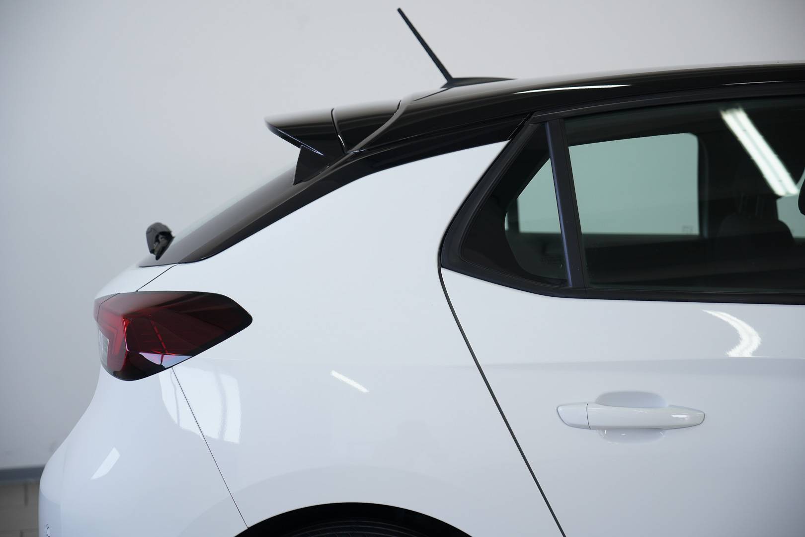OPEL Corsa - Foto 6