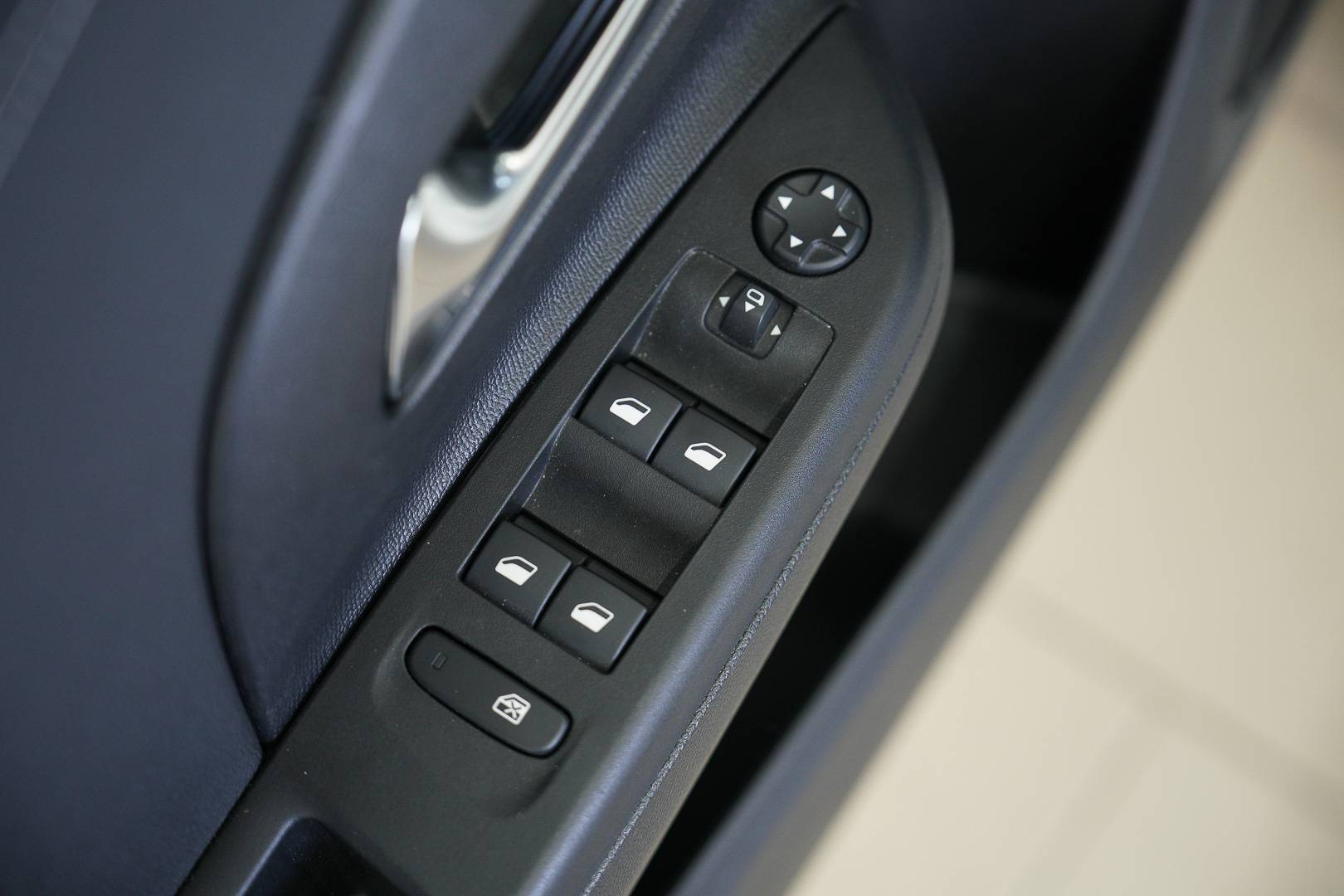 OPEL Corsa - Foto 10