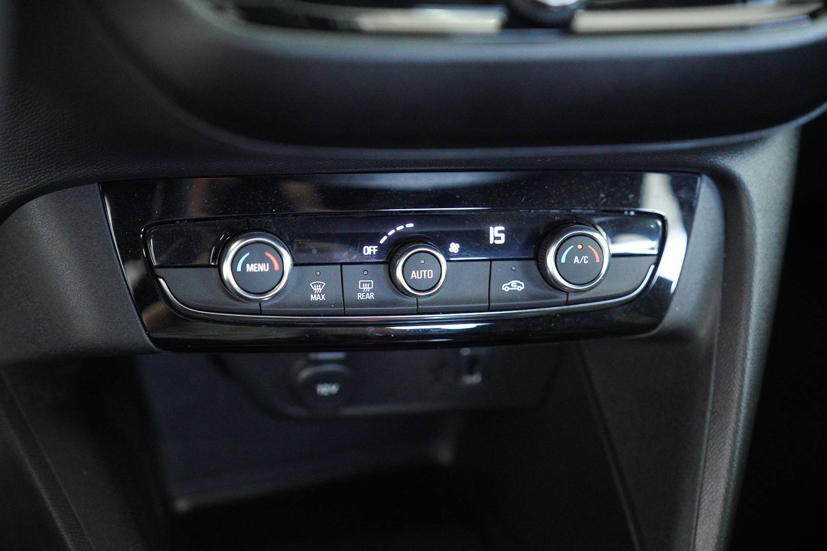 OPEL Corsa - Foto 17