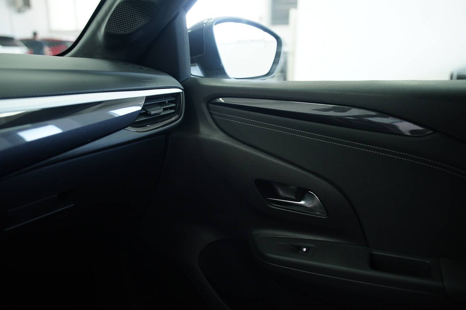 OPEL Corsa - Foto 21
