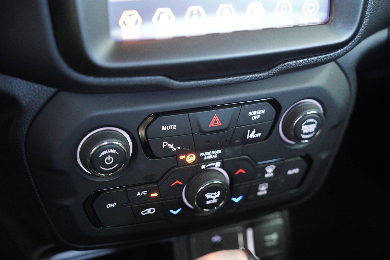 JEEP Renegade - Foto 17