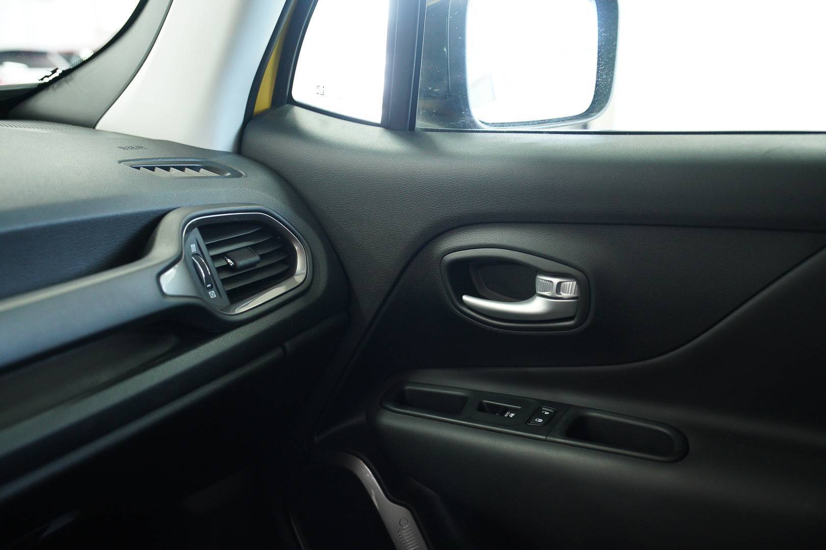 JEEP Renegade - Foto 20