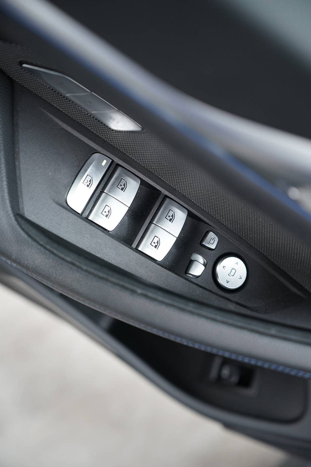 BMW i4 - Foto 10