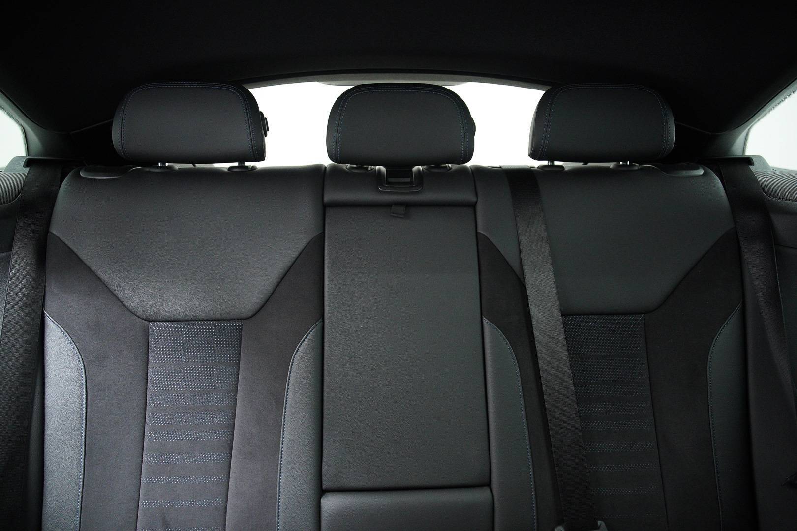 BMW i4 - Foto 24