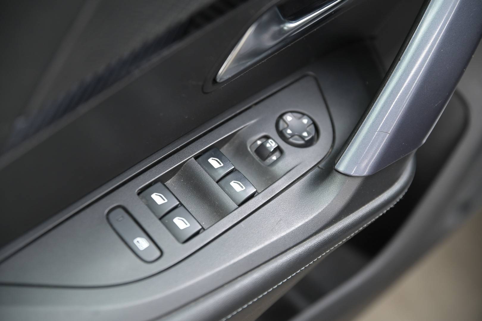 PEUGEOT 2008 - Foto 13