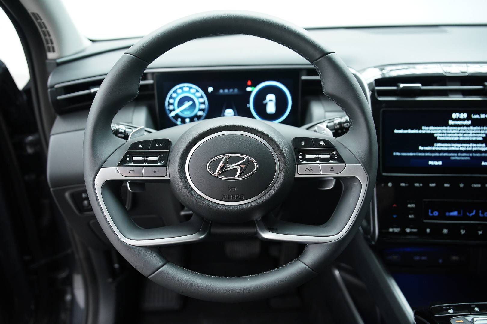 HYUNDAI Tucson - Foto 11