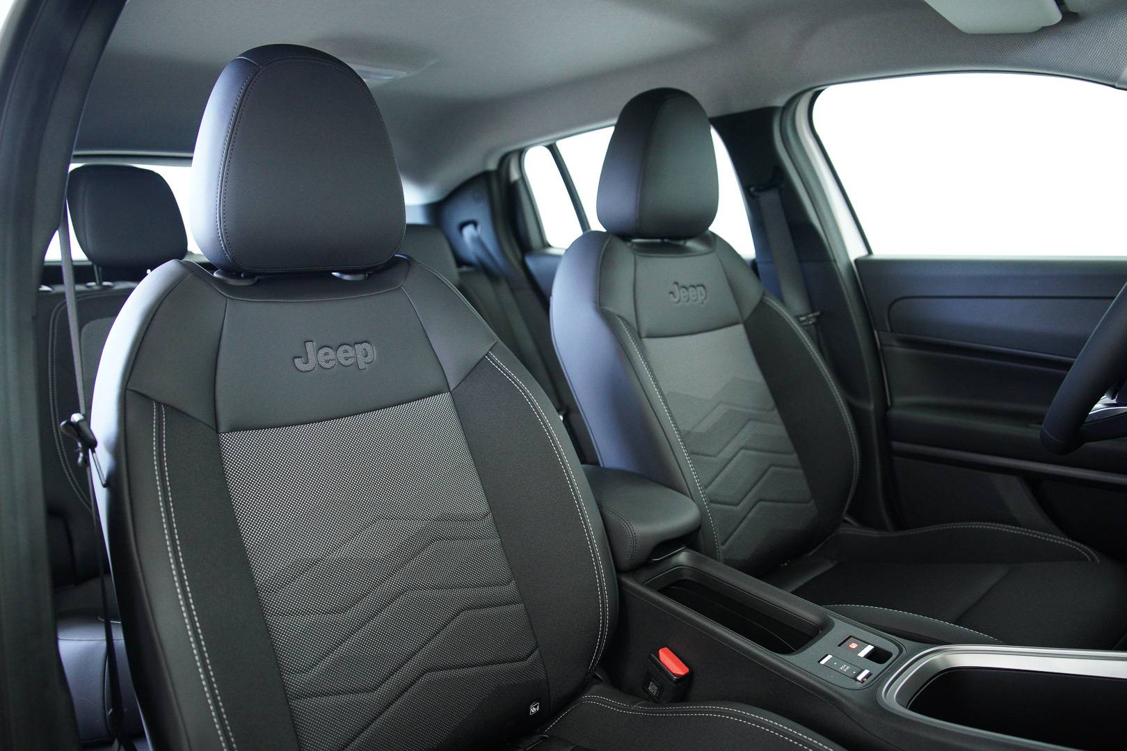 JEEP Avenger - Foto 21