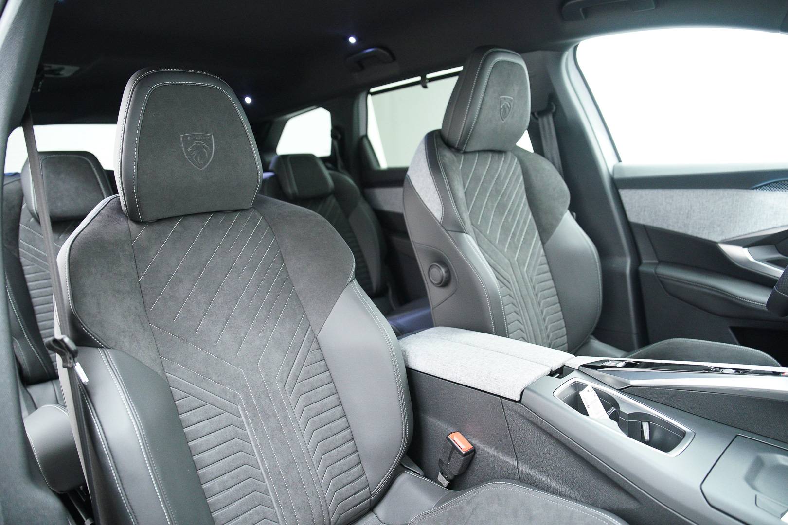 PEUGEOT 5008 - Foto 23