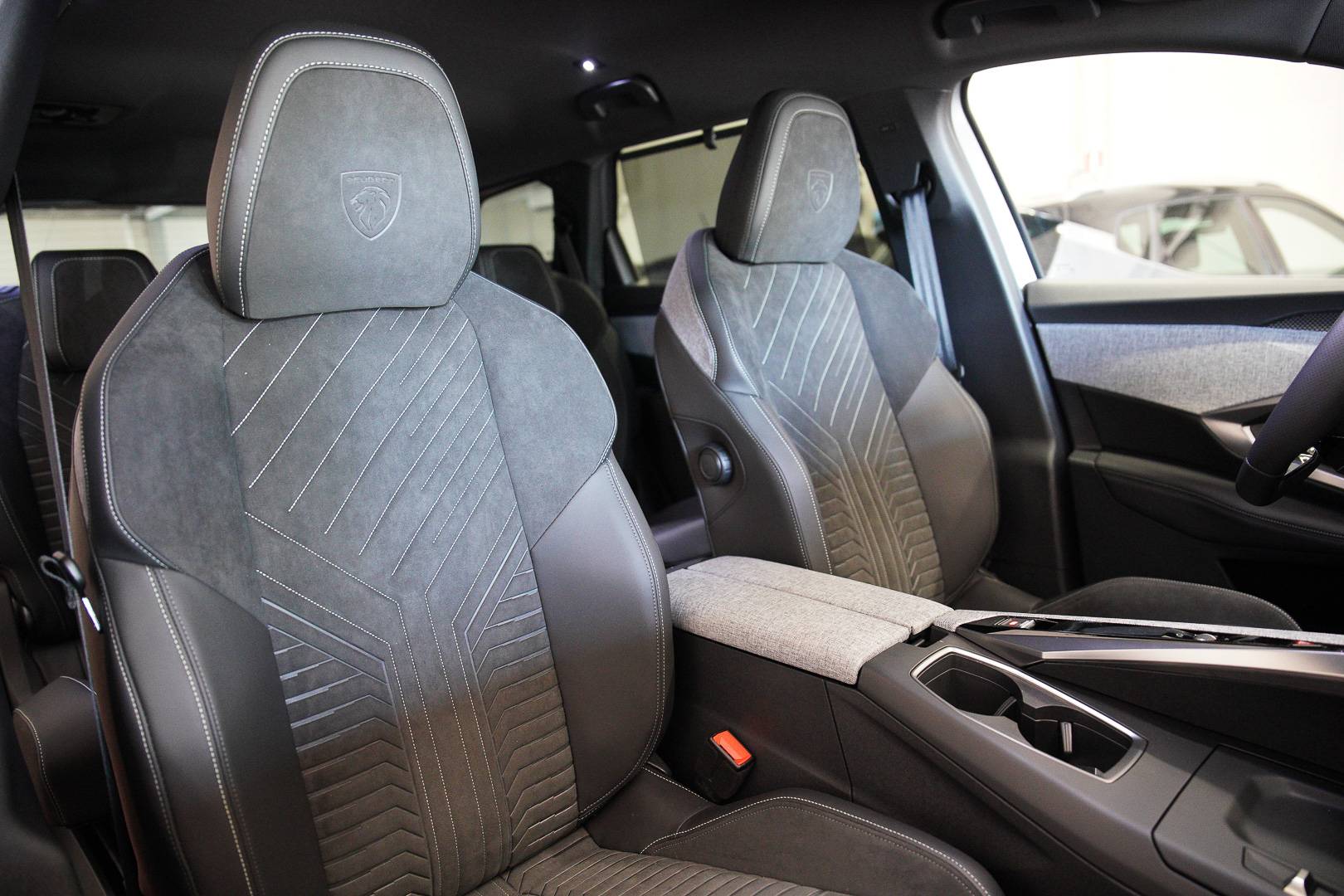 PEUGEOT 5008 - Foto 20