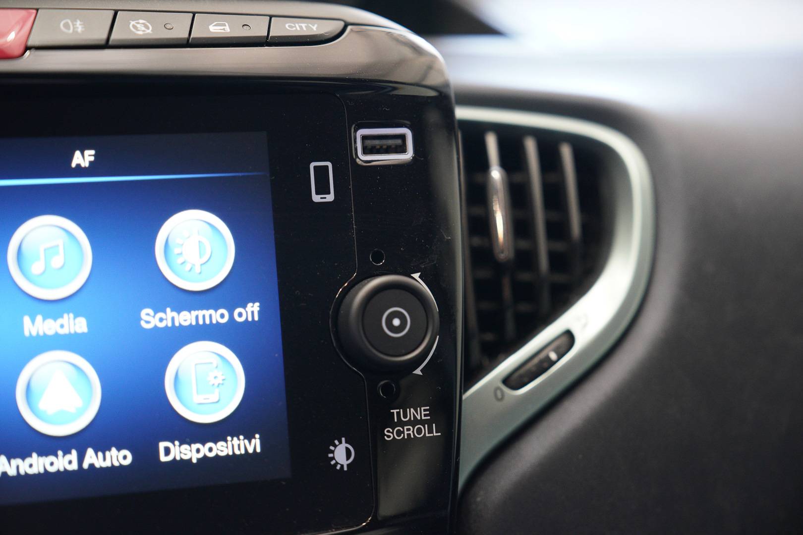 LANCIA Ypsilon - Foto 16