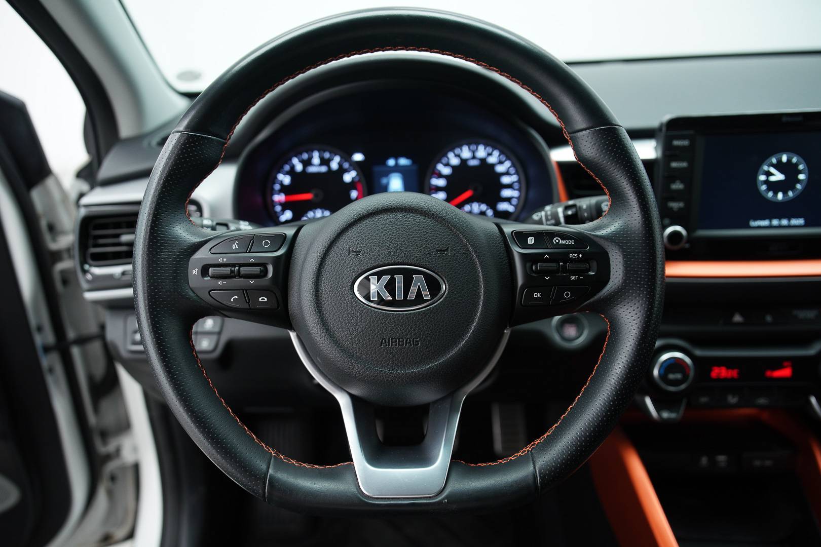 KIA Stonic - Foto 11