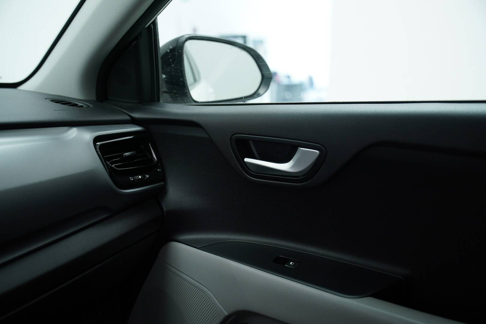 KIA Stonic - Foto 20
