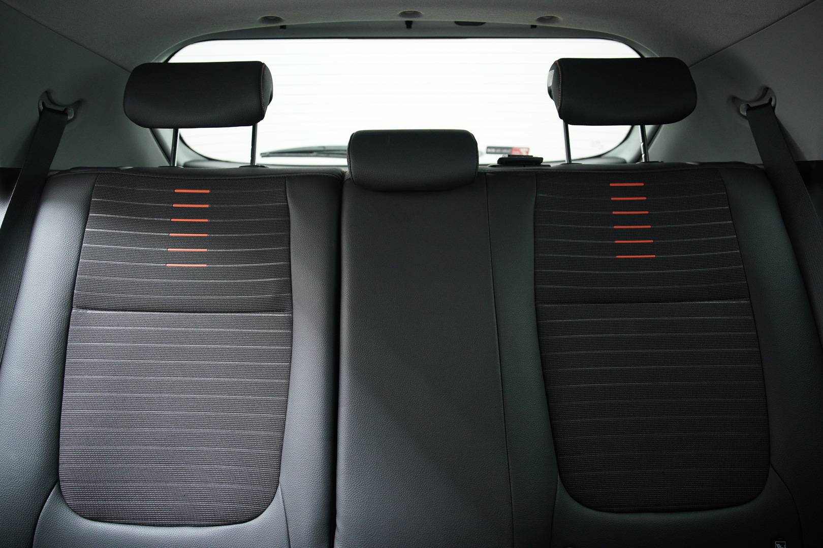 KIA Stonic - Foto 23