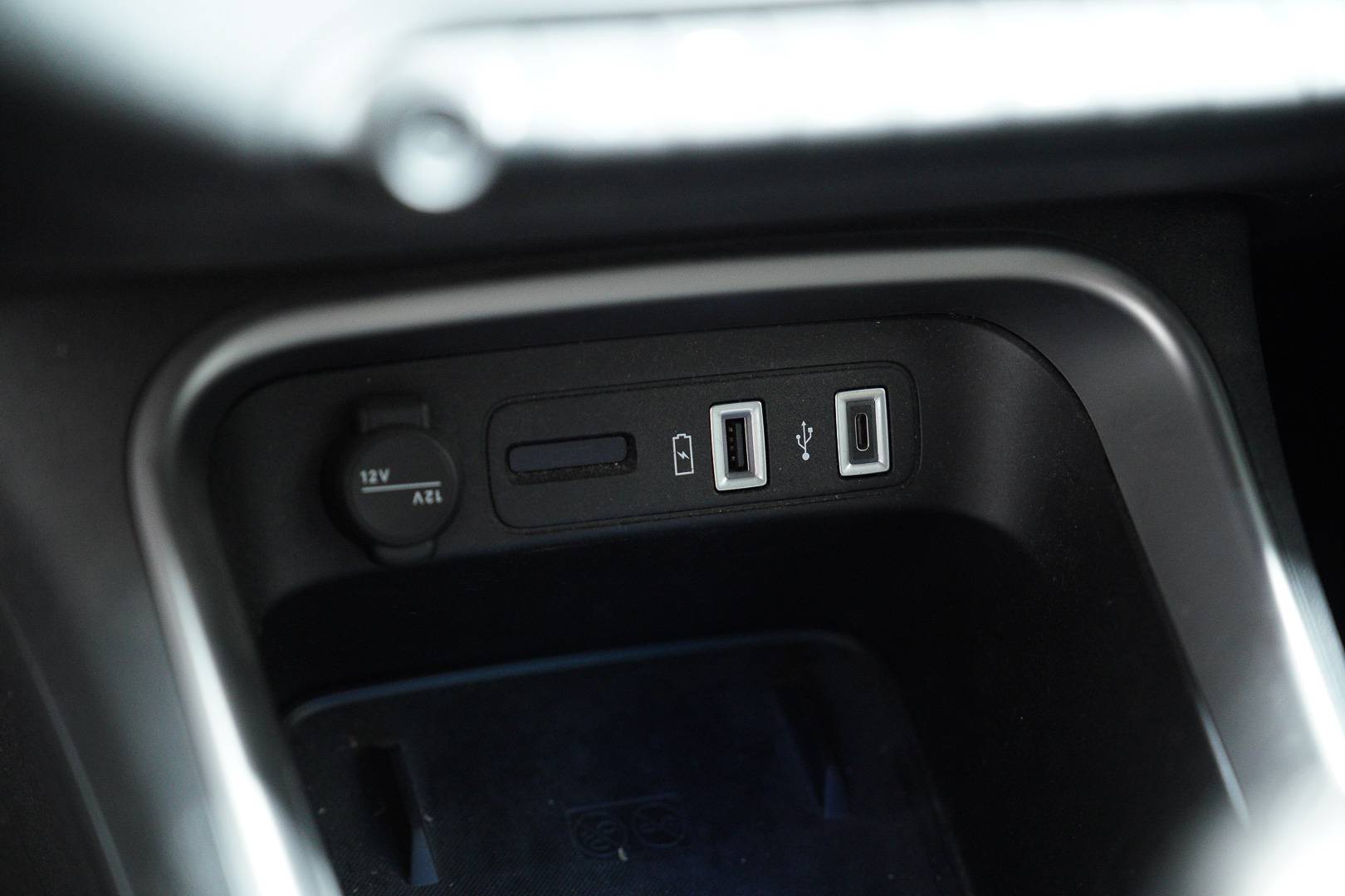 JEEP Avenger - Foto 17