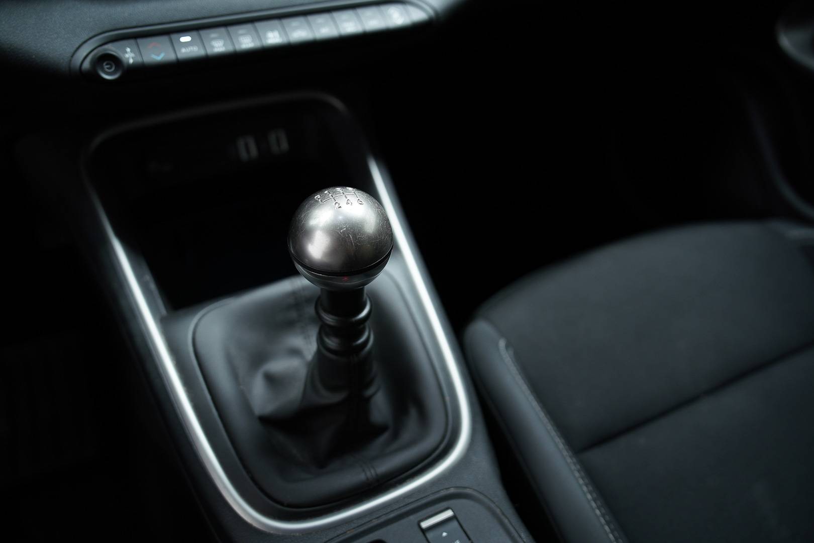 JEEP Avenger - Foto 18