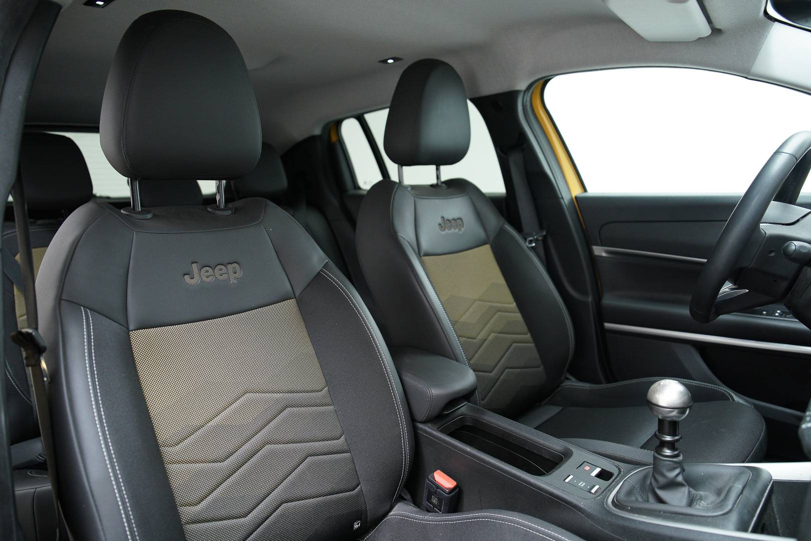 JEEP Avenger - Foto 20