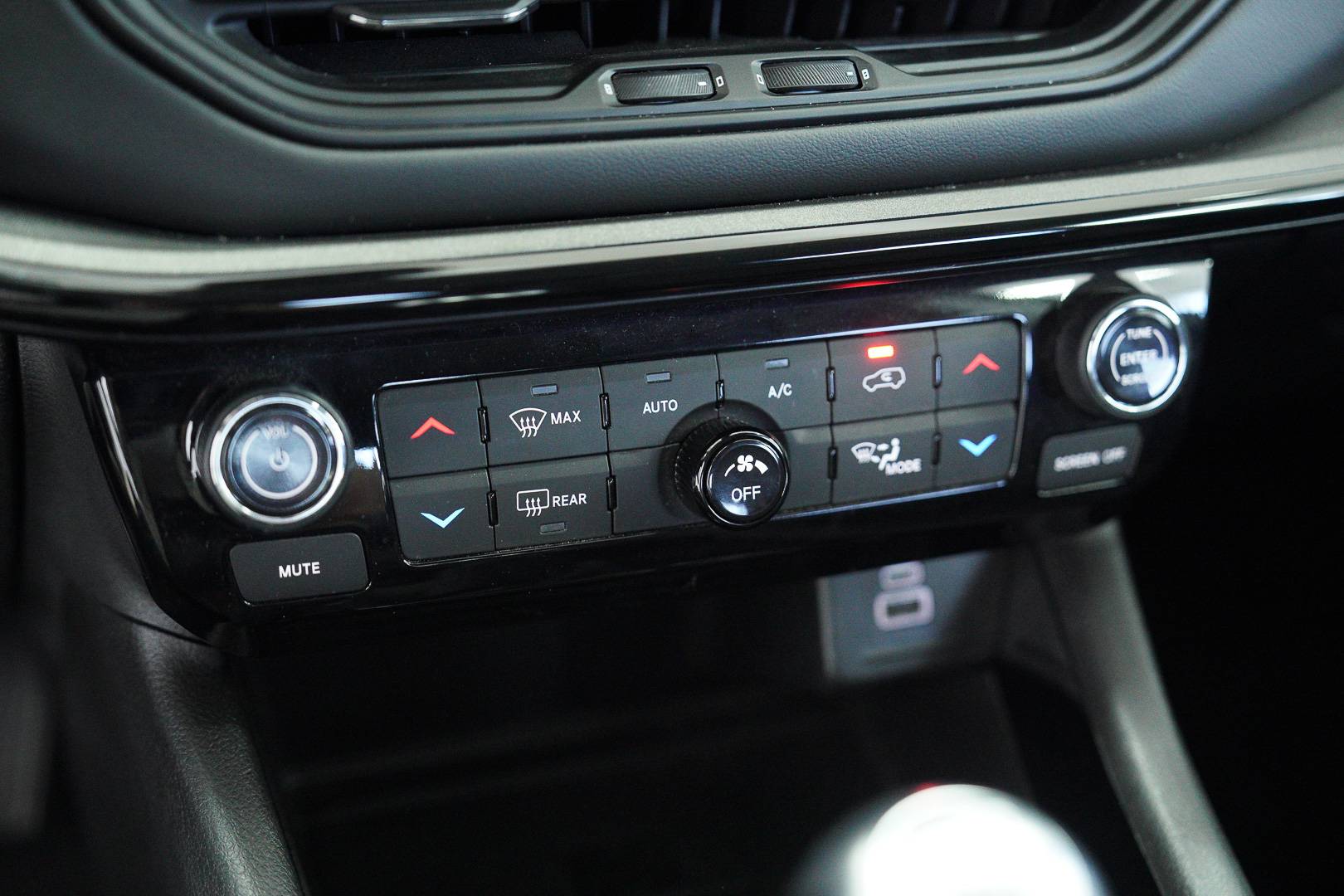 JEEP Compass - Foto 17