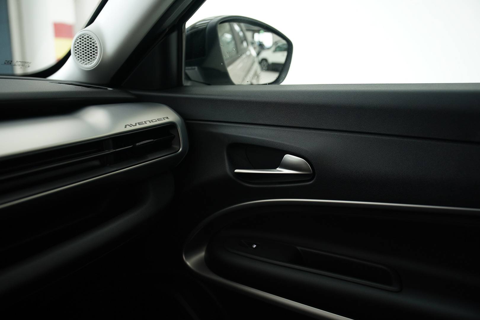 JEEP Avenger - Foto 20