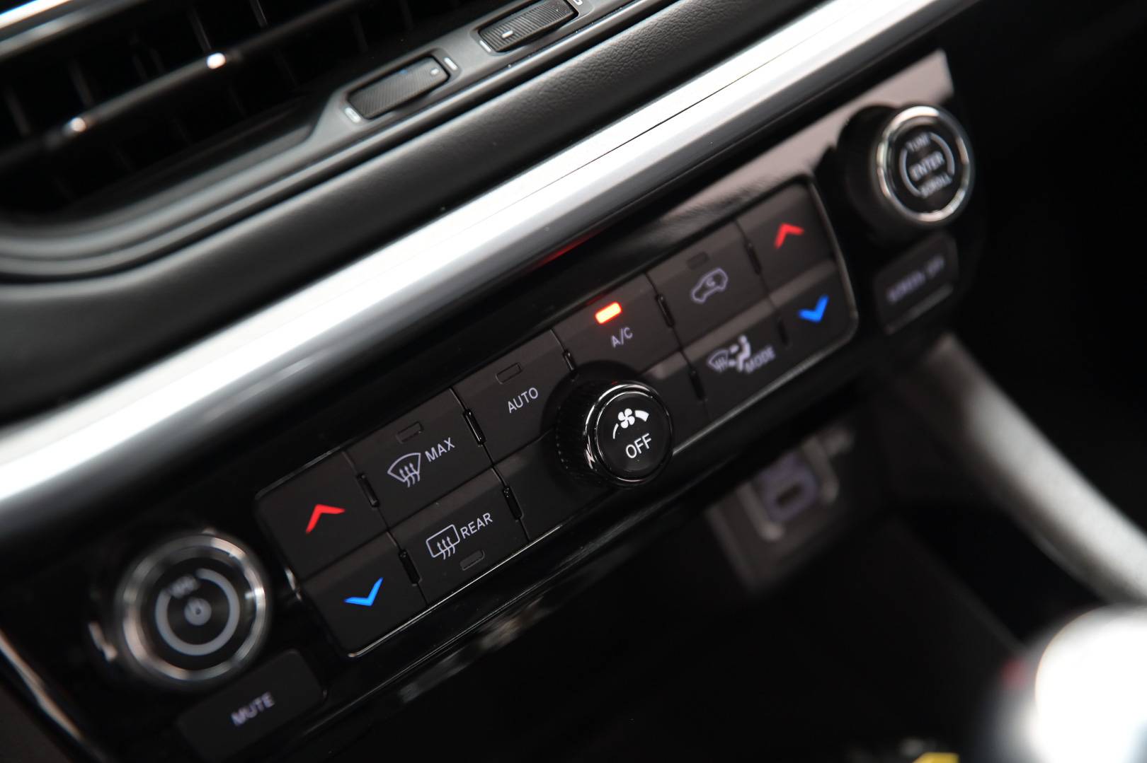 JEEP Compass - Foto 22