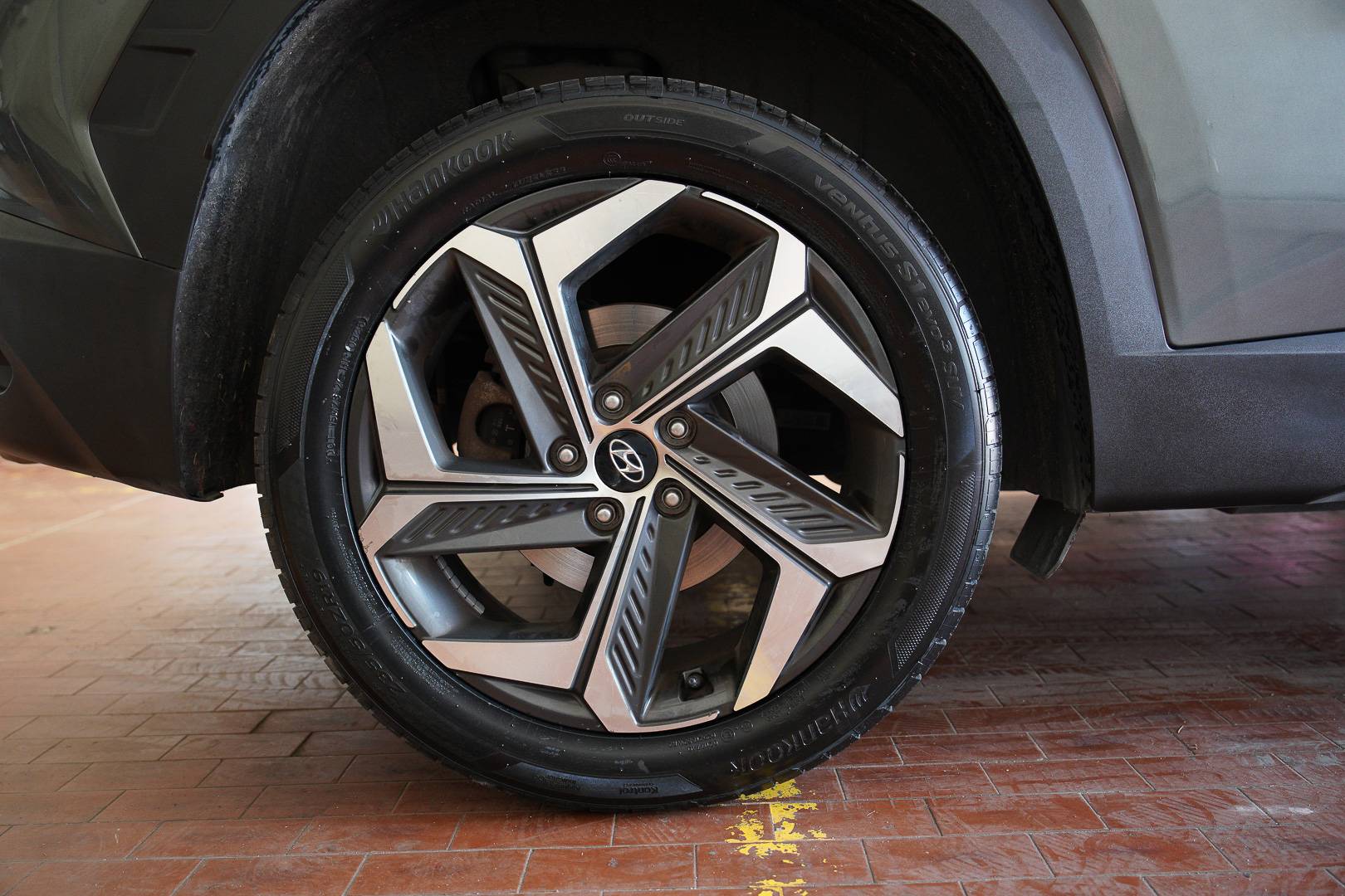 HYUNDAI Tucson - Foto 6