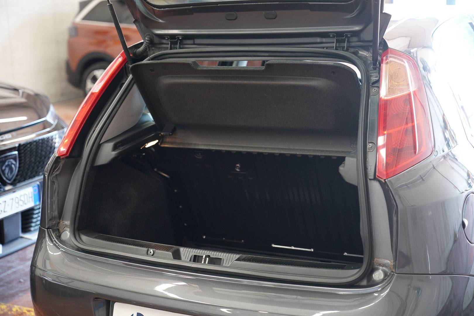 FIAT Punto - Foto 8