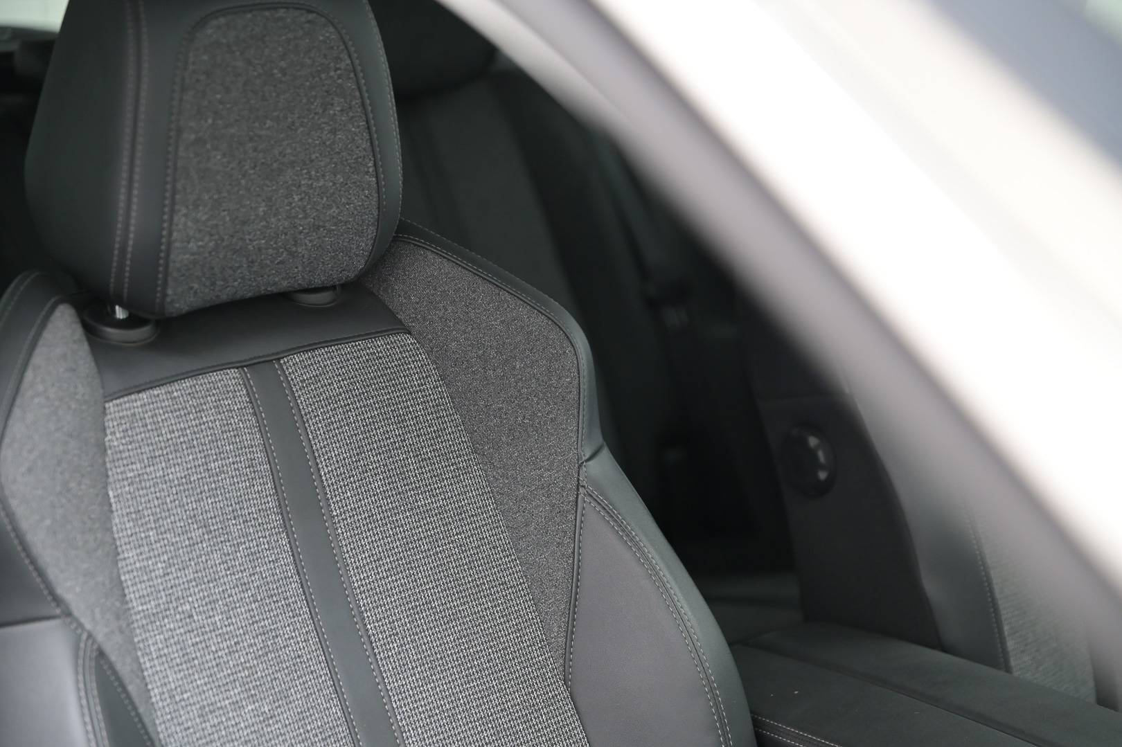PEUGEOT 3008 - Foto 3