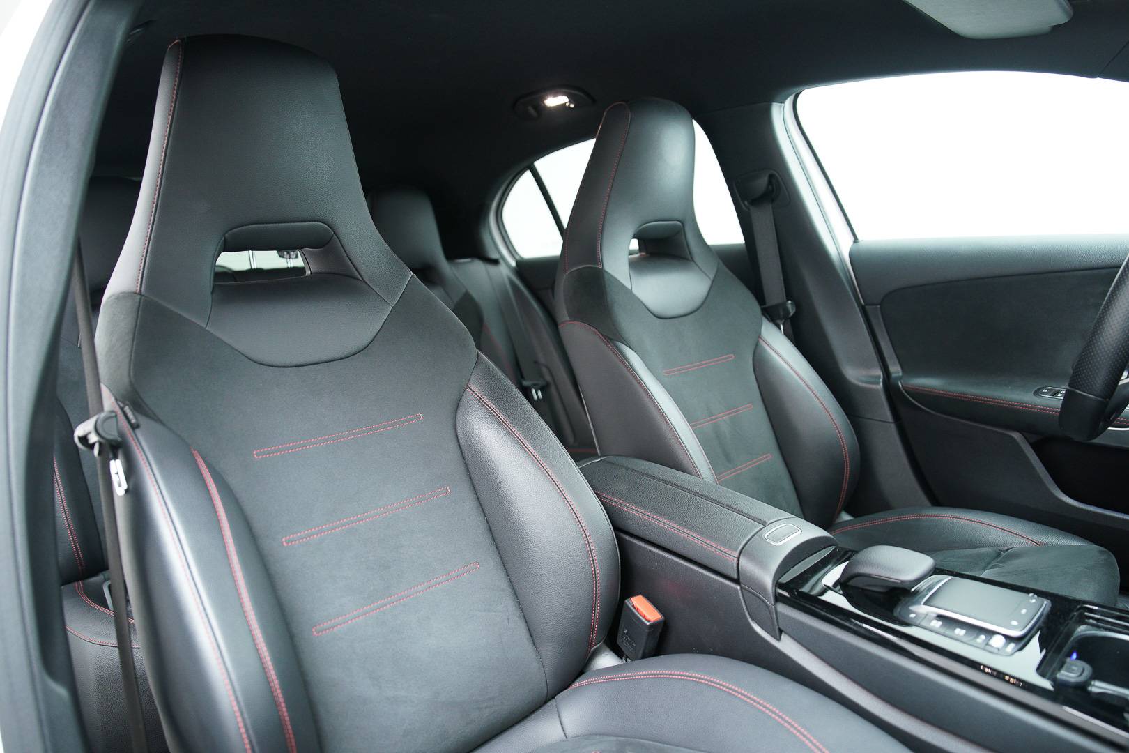 MERCEDES Classe A - Foto 22