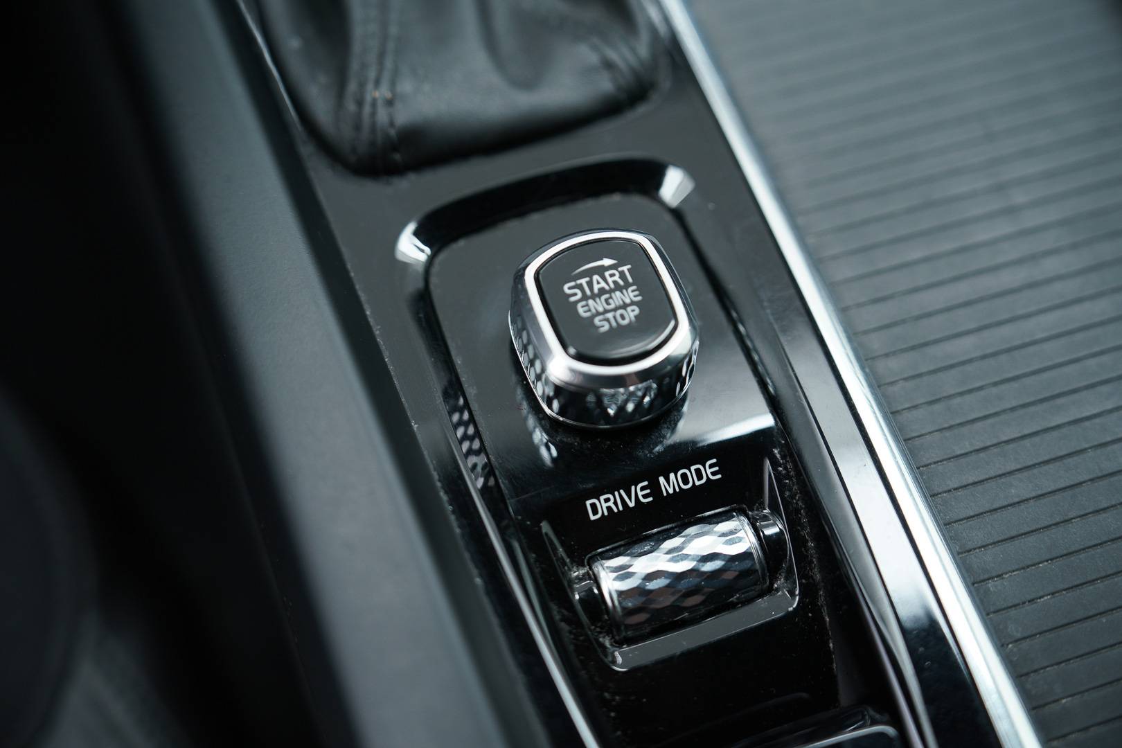 VOLVO XC60 - Foto 19