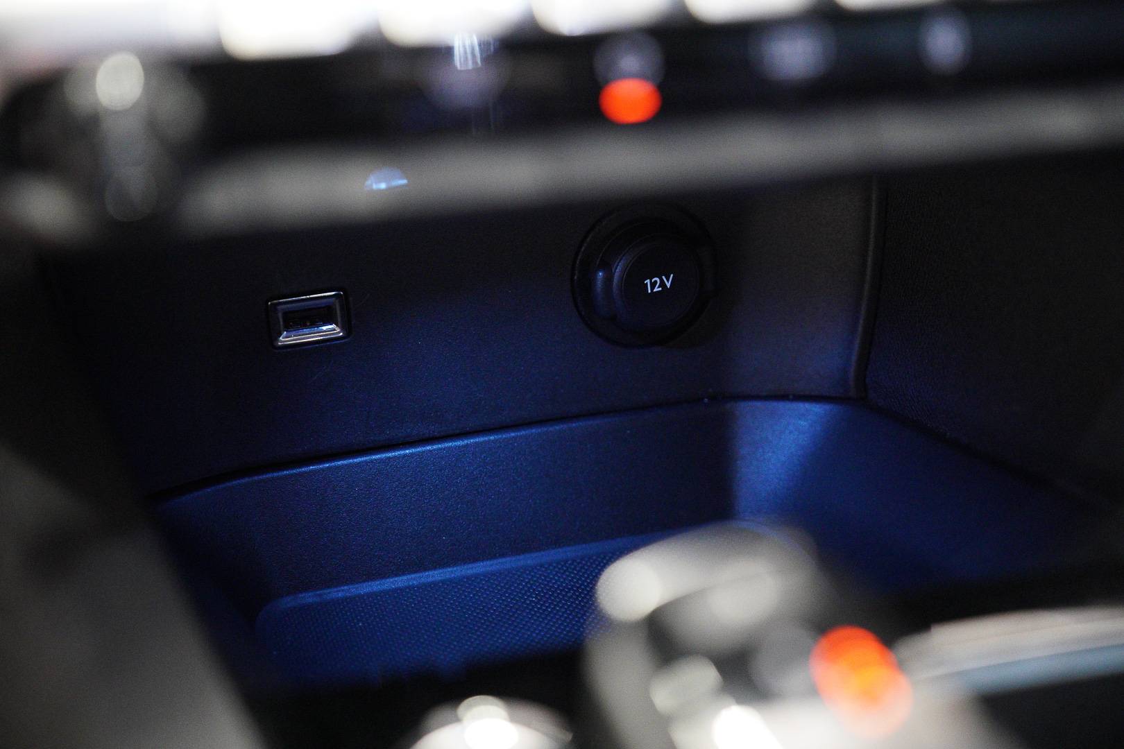 PEUGEOT 5008 - Foto 19