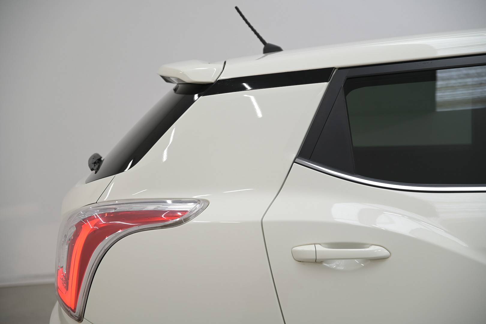 SSANGYONG Tivoli - Foto 9