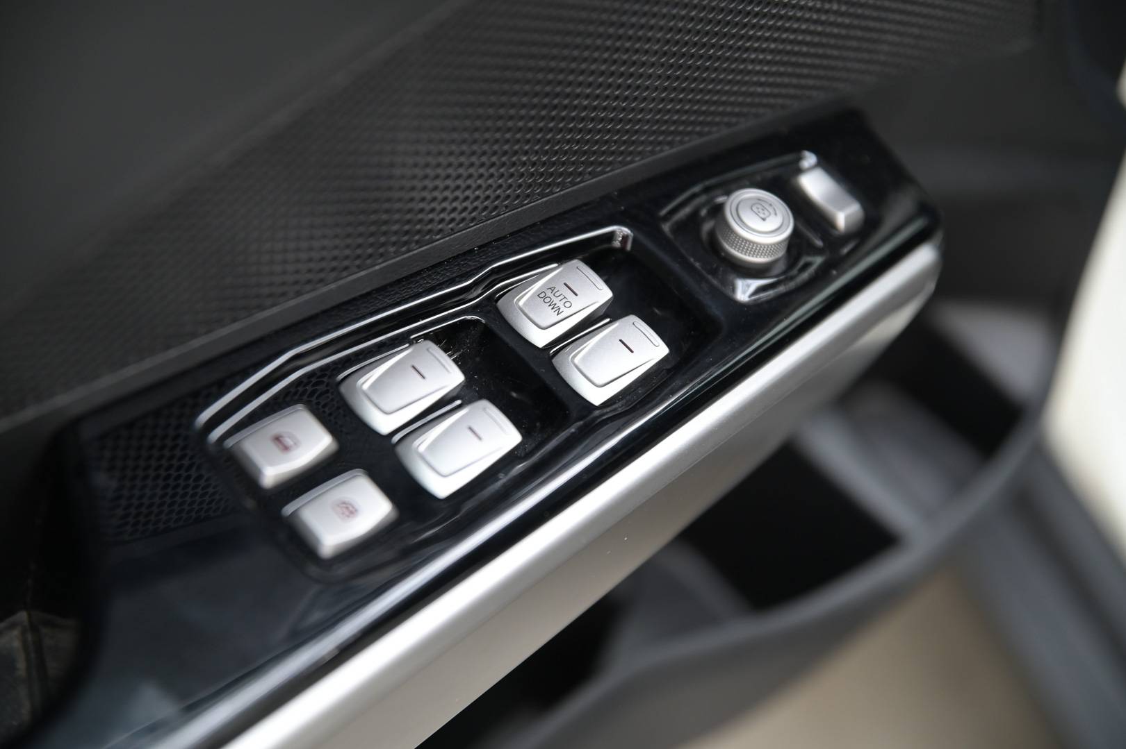 SSANGYONG Tivoli - Foto 13