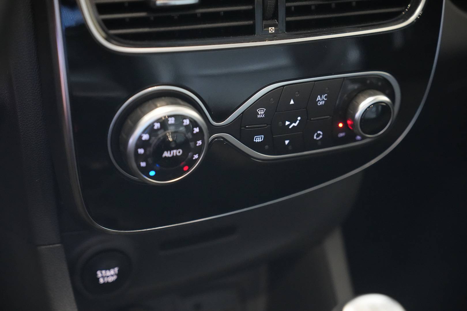 Auto Venduta - RENAULT Clio Clio 1.5 dci Moschino Intens 90cv edc usata in pronta consegna - Brandini