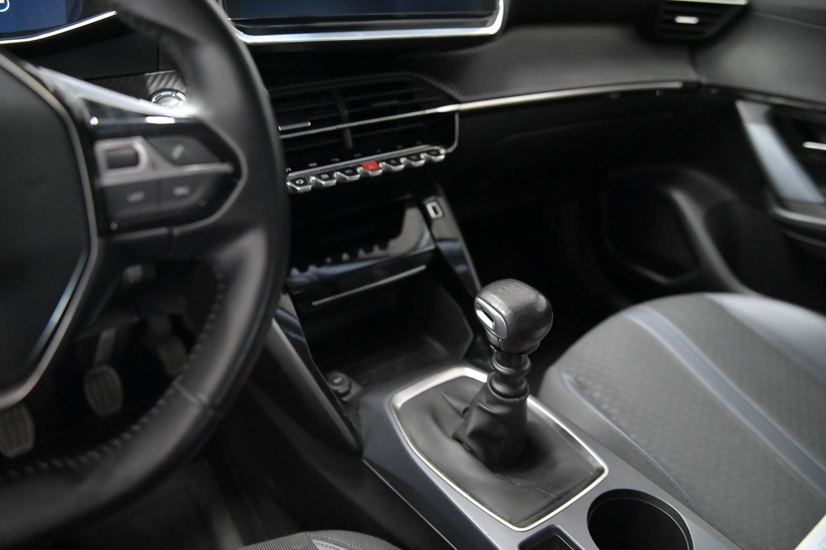 PEUGEOT 2008 - Foto 13