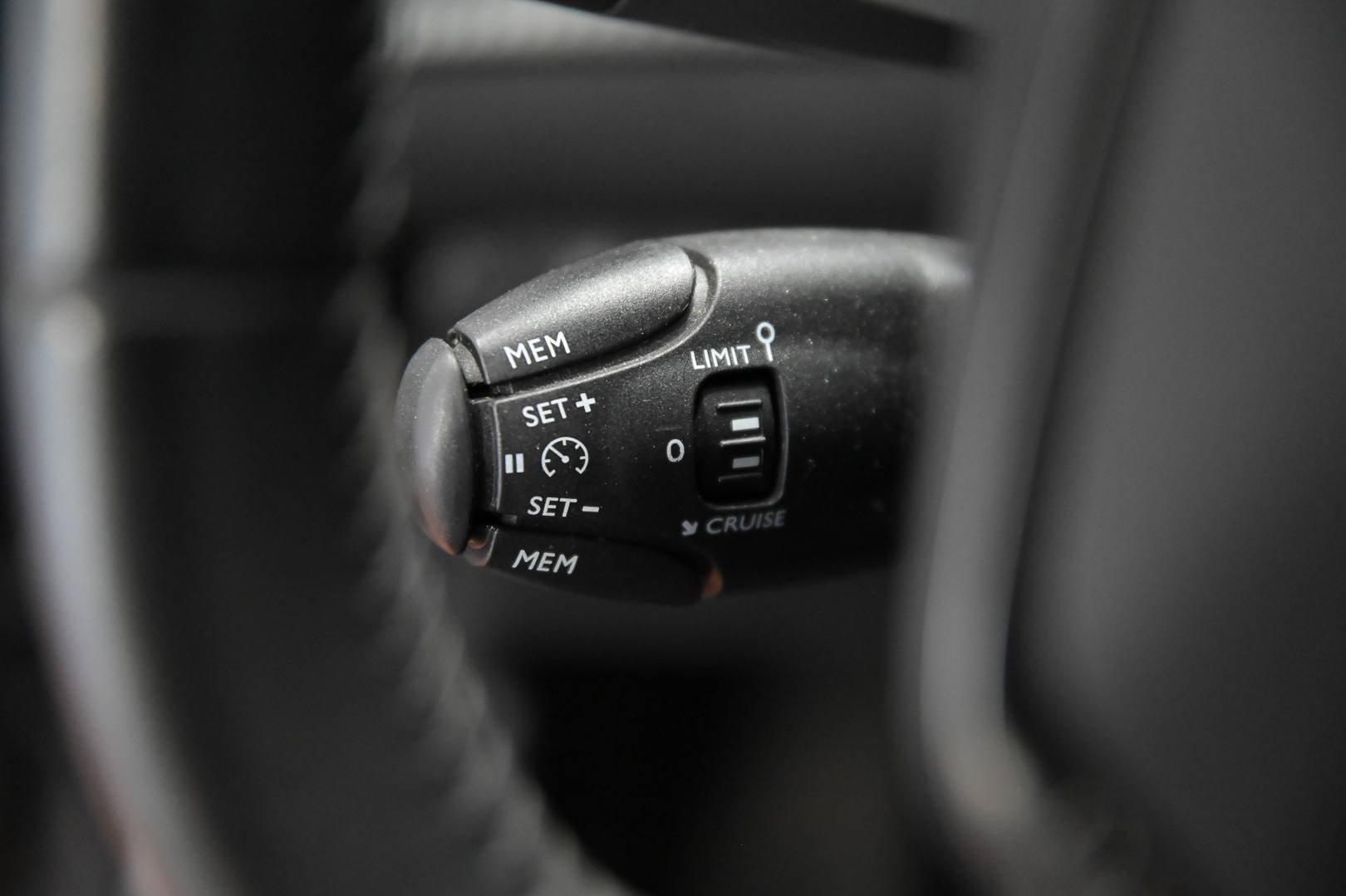 PEUGEOT 2008 - Foto 18