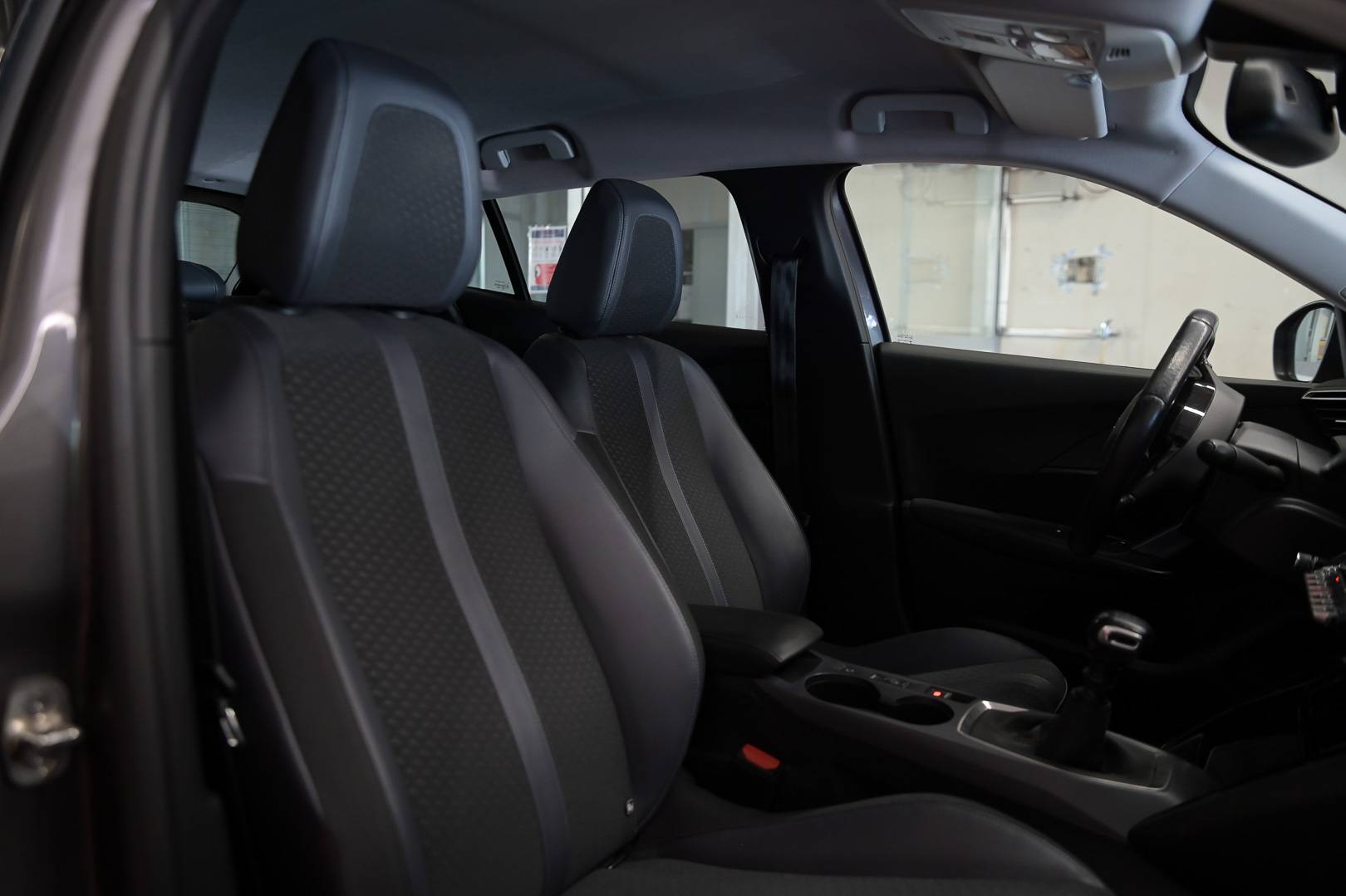 PEUGEOT 2008 - Foto 25