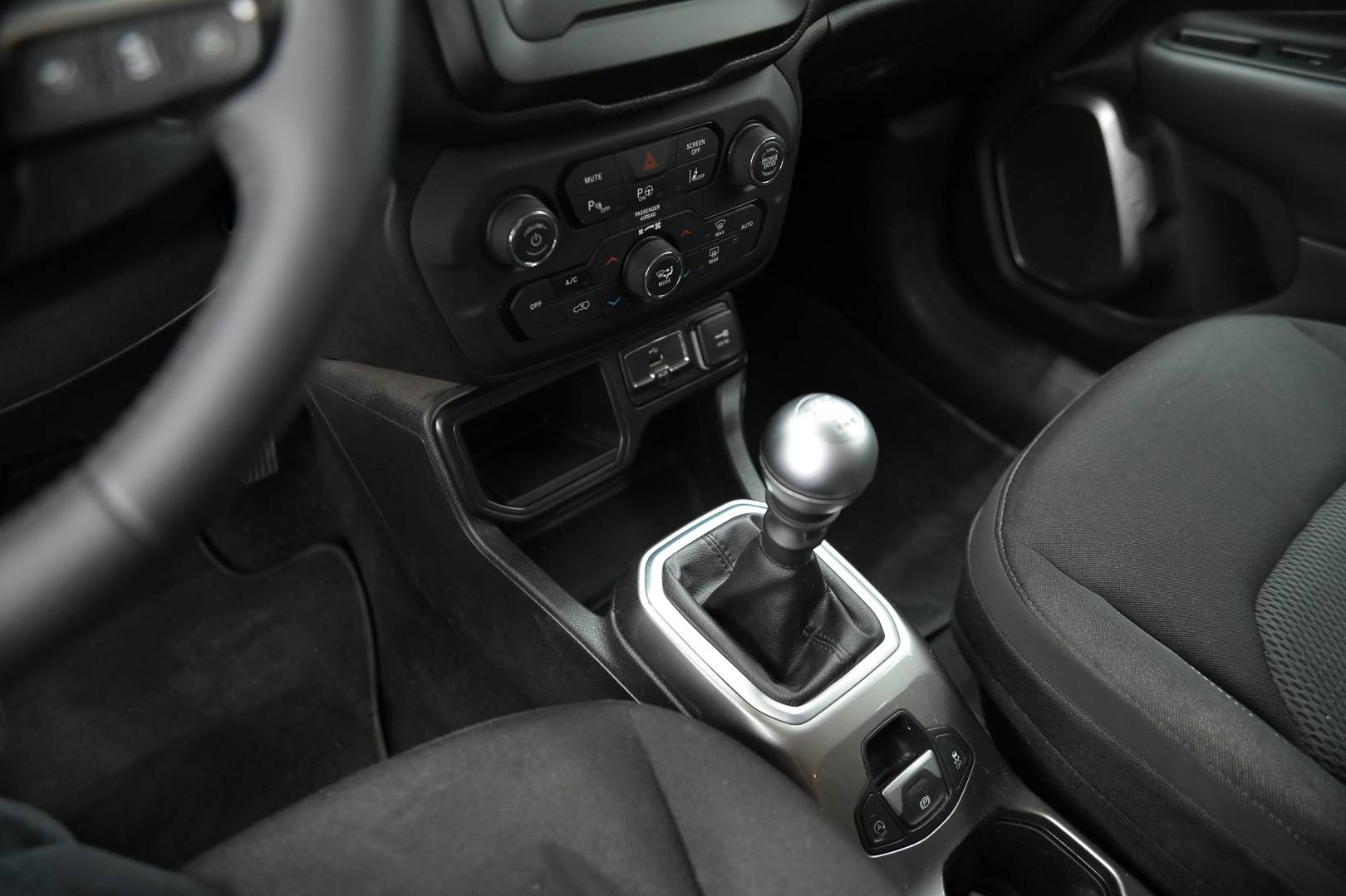 JEEP Renegade - Foto 17