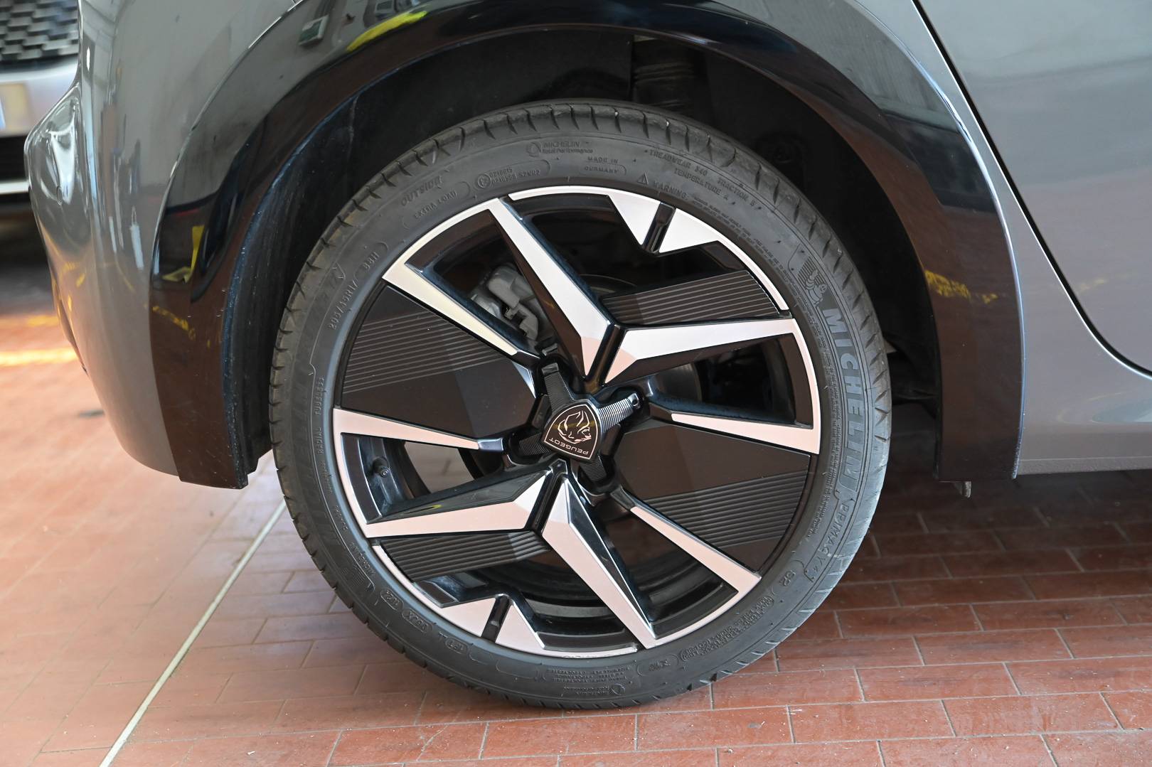 PEUGEOT 208 - Foto 6