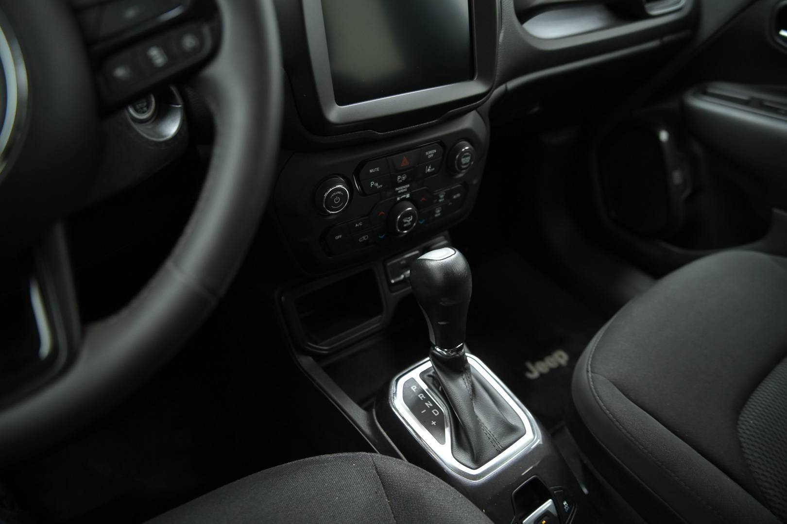 JEEP Renegade - Foto 17