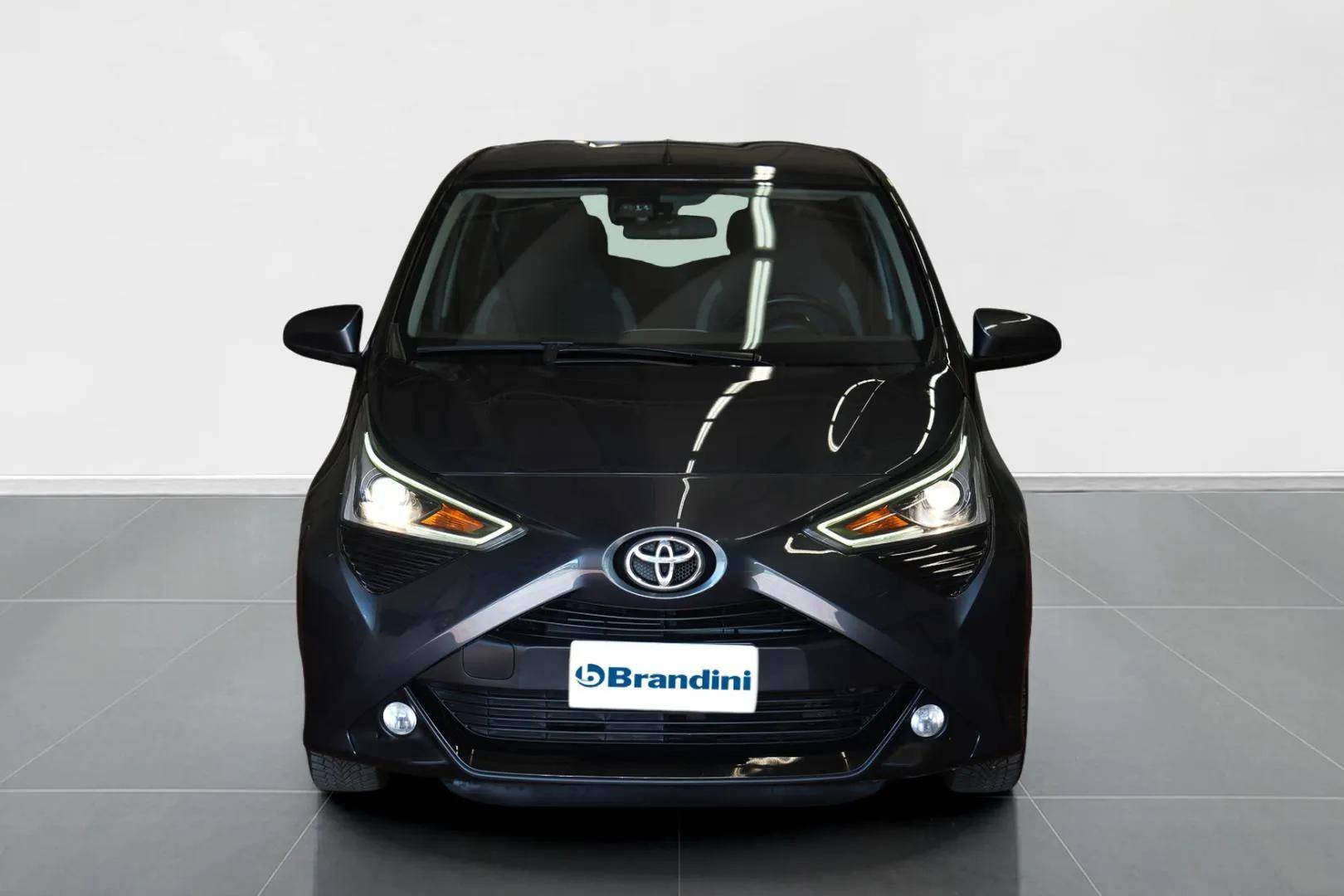 TOYOTA Aygo - Foto 2