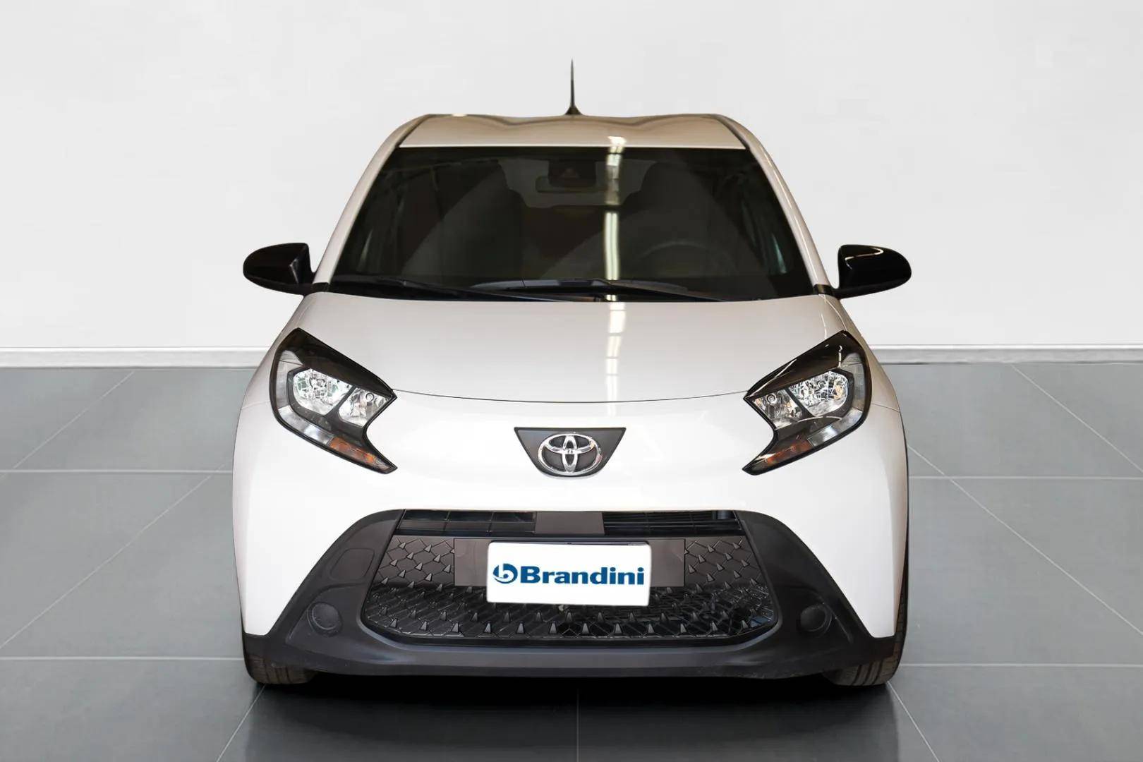 TOYOTA Aygo - Foto 2